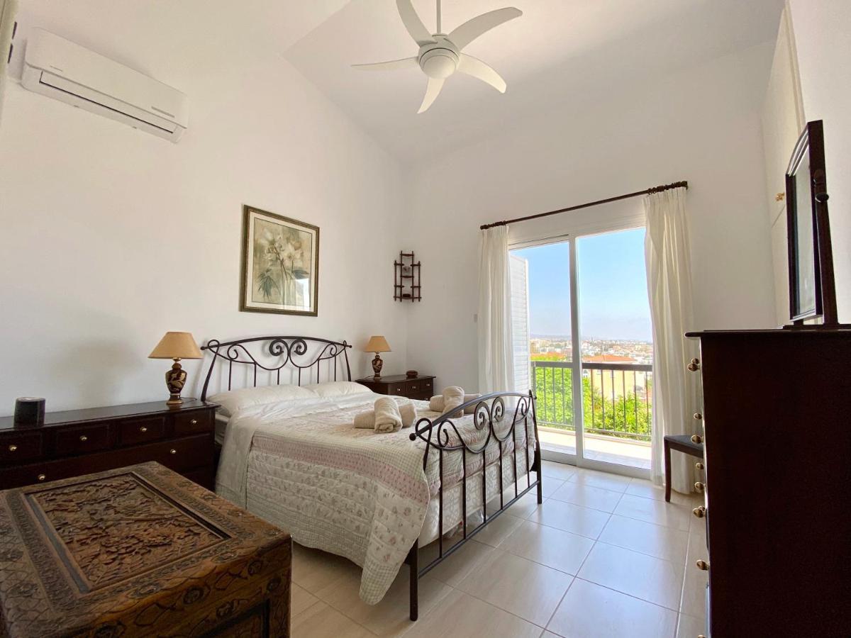Villa Alicia With Priv Pool, Beautiful Garden And Shady Veranda- 5 Min To The Beach Peyia Bagian luar foto
