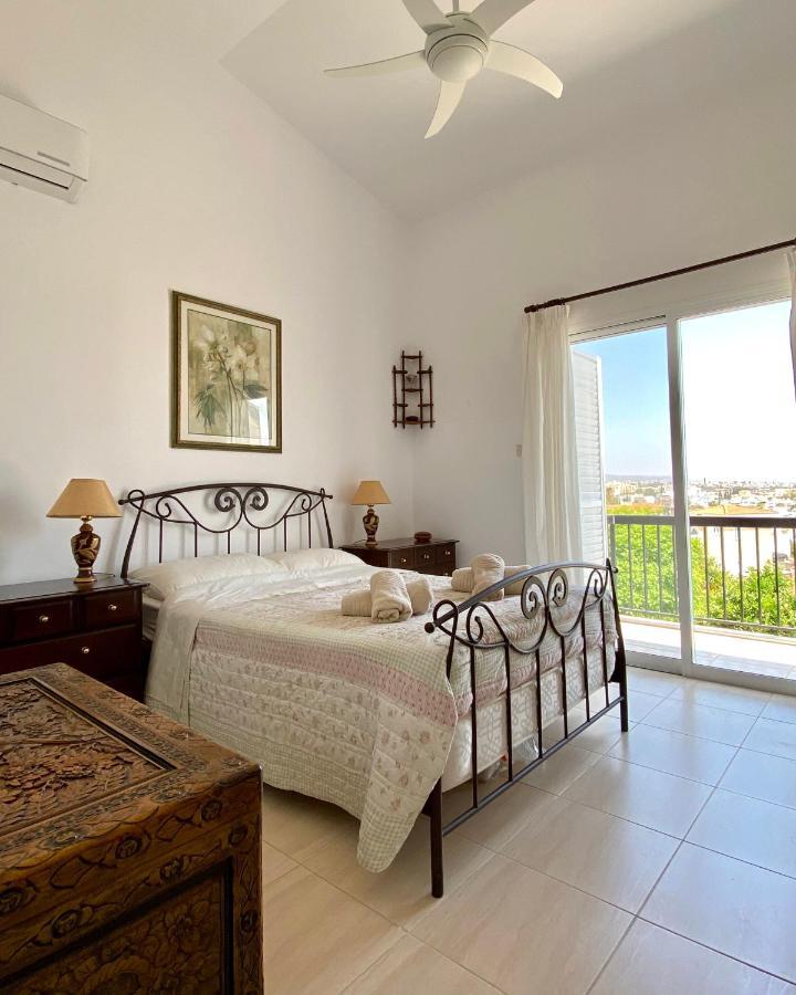 Villa Alicia With Priv Pool, Beautiful Garden And Shady Veranda- 5 Min To The Beach Peyia Bagian luar foto