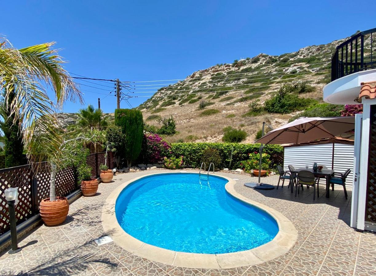 Villa Alicia With Priv Pool, Beautiful Garden And Shady Veranda- 5 Min To The Beach Peyia Bagian luar foto