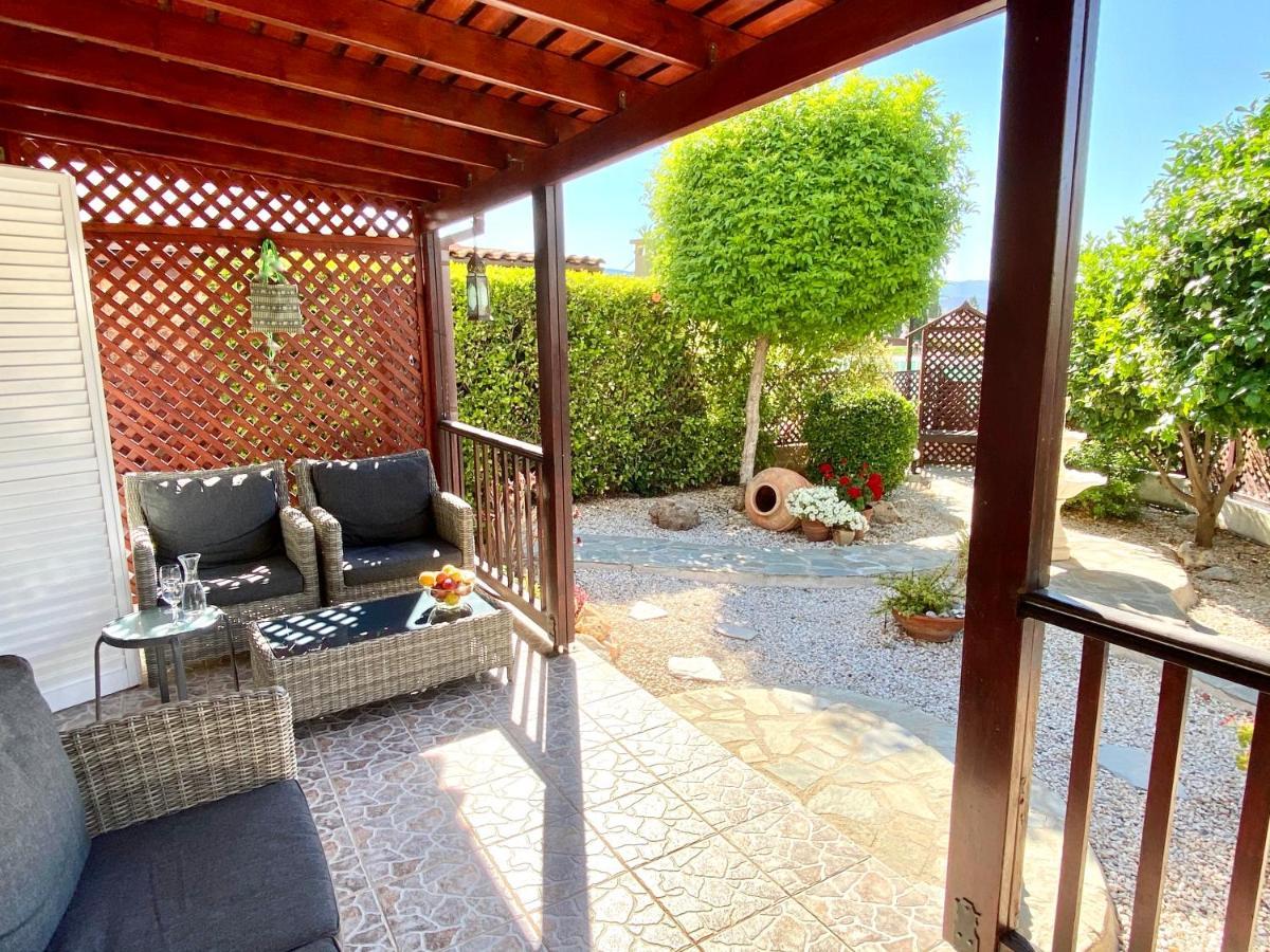 Villa Alicia With Priv Pool, Beautiful Garden And Shady Veranda- 5 Min To The Beach Peyia Bagian luar foto