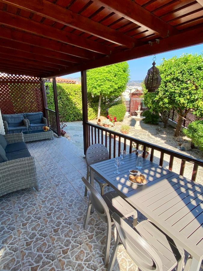 Villa Alicia With Priv Pool, Beautiful Garden And Shady Veranda- 5 Min To The Beach Peyia Bagian luar foto