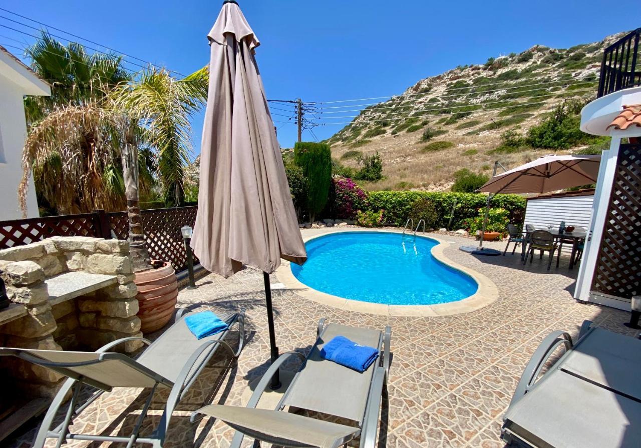 Villa Alicia With Priv Pool, Beautiful Garden And Shady Veranda- 5 Min To The Beach Peyia Bagian luar foto