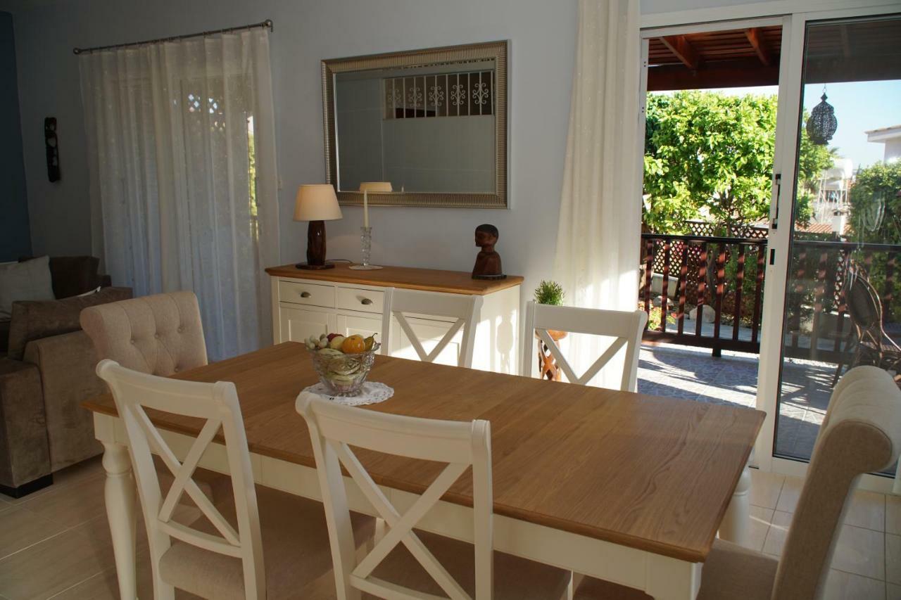 Villa Alicia With Priv Pool, Beautiful Garden And Shady Veranda- 5 Min To The Beach Peyia Bagian luar foto