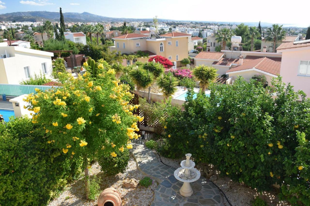 Villa Alicia With Priv Pool, Beautiful Garden And Shady Veranda- 5 Min To The Beach Peyia Bagian luar foto
